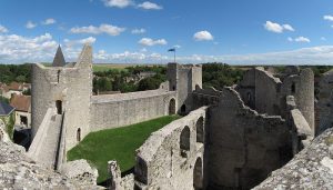 forteresse-medievale-yevre-le-chatel-cc-by-lefevre-manu