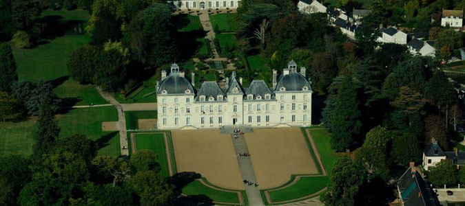 chateau-cheverny-vue-aerienne-my-loire-valley