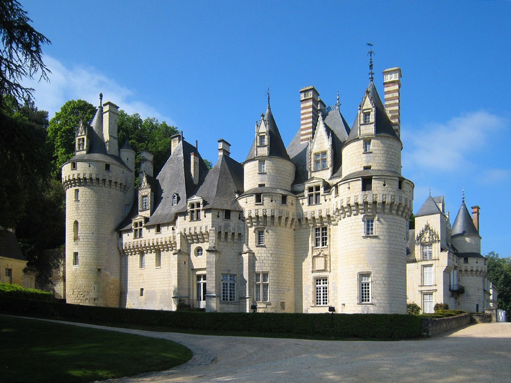 chateau-usse-facade-est-manfred-heyde-wikimedia