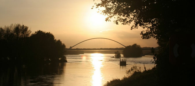 pont-europe-orleans-coucher-soleil-my-loire-valley