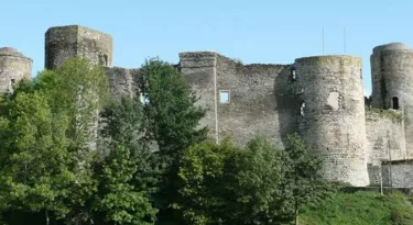 chateau-medieval-pouance-anjou