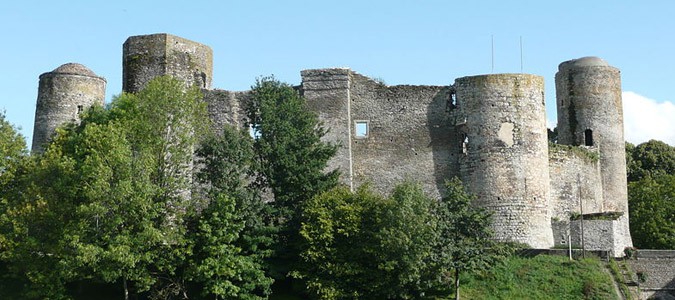 chateau-medieval-pouance-anjou