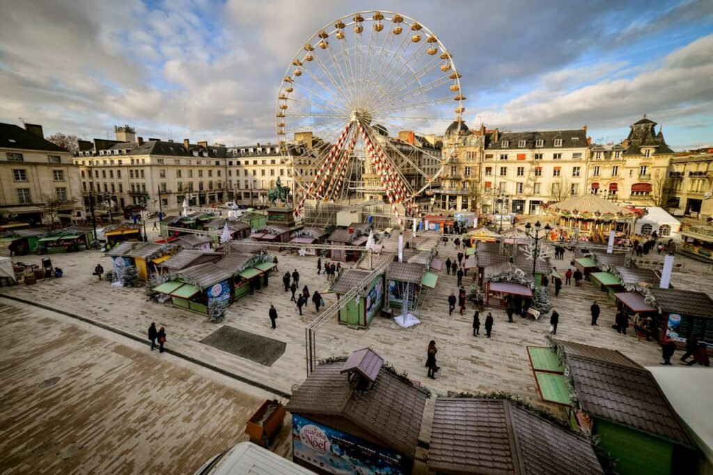 place-martroi-orleans-noel-2013