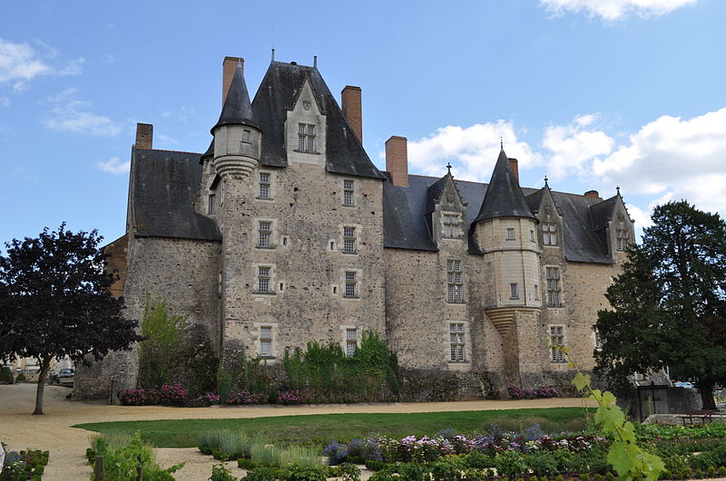 bauge-chateau-vue-arriere-Skouamemy-loire-valley