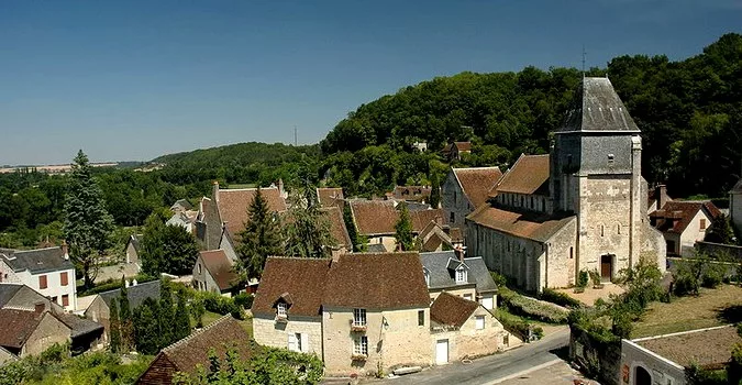 lavardin-ville-histoire-forteresse-eglise-pont-village-my-loire-valley-6