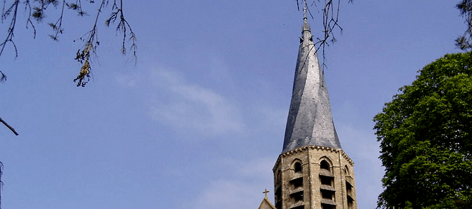 puiseaux-clocher-tor-ville-histoire-my-loire-valley