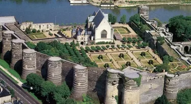 chateau-angers-roi-saint-louis-myloirevalley