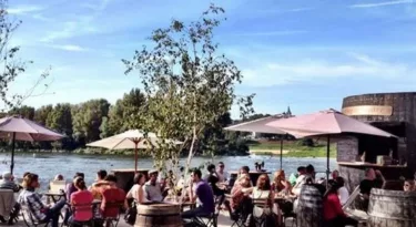 guinguette-tours-sur-loire-tourisme-loire-valley-2