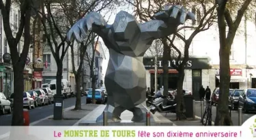 monstre-tours-sculpture-anniversaire-10-ans