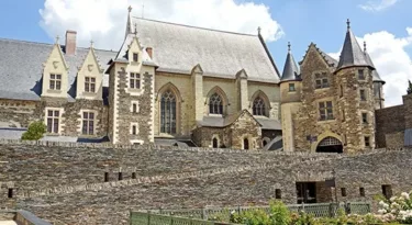 chateau-angers-monuments-nationaux-val-de-loire