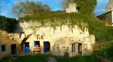 Couverture-maisons-troglodytes-Forges-Maison-bleu