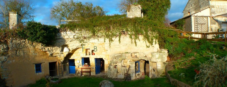 Les Maisons Troglodytes De Forges Un