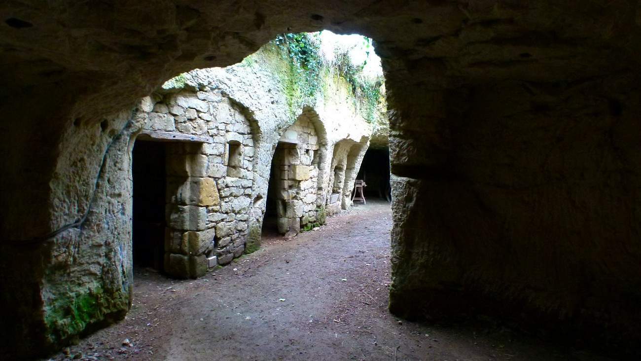 Maisons troglodytes Forges-galerie-exterieur