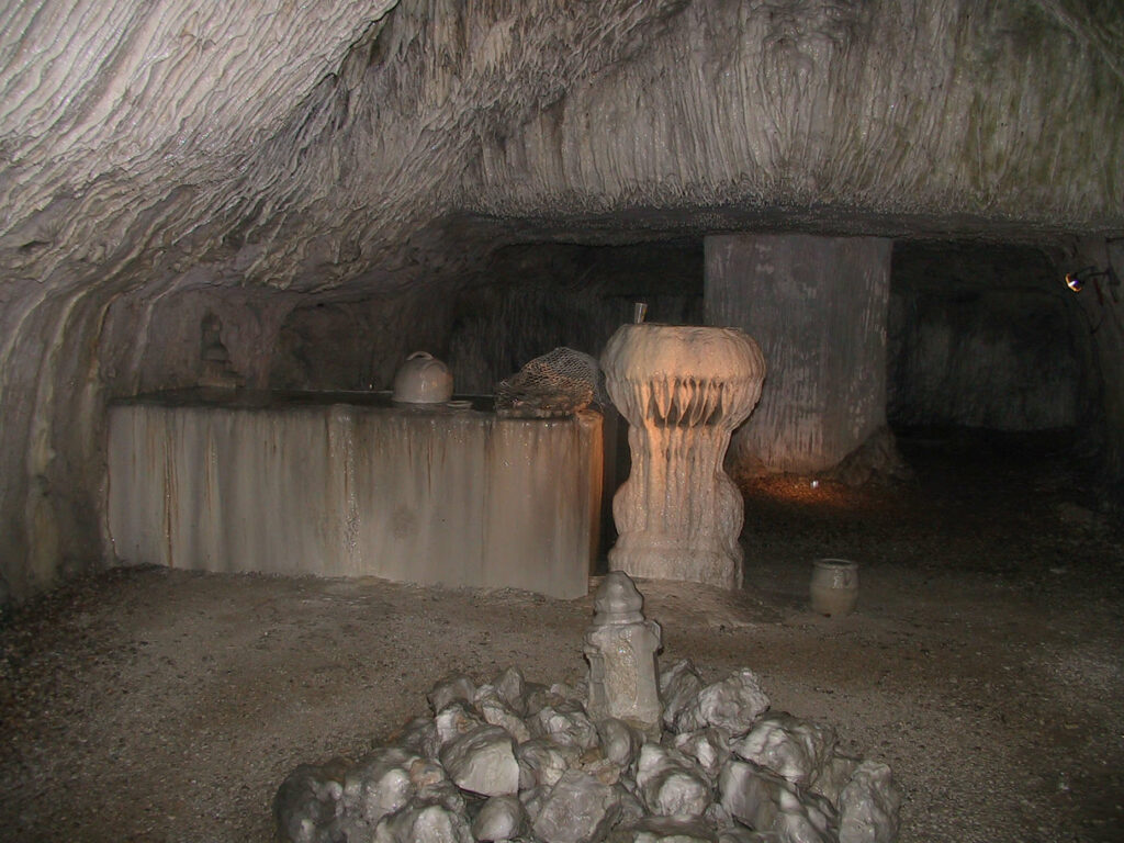 grotte-petrifiante-troo-adt41