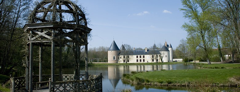 Le Chateau De Chamerolles Et La Promenade Des Parfums Val De Loire Le Chateau De Chamerolles Et La Promenade Des Parfums Val De Loire