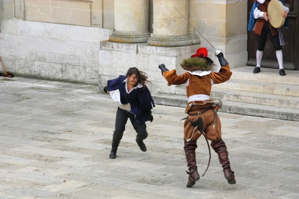 Spectacle d'escrime au château de Blois