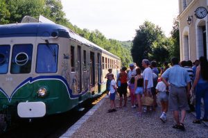 train-touristique-de-la-vallee-du-loir-embarquement-CDT41-dsourice