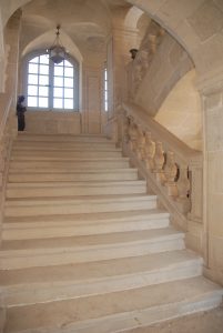chateau-des-bordes-escalier-renaissance