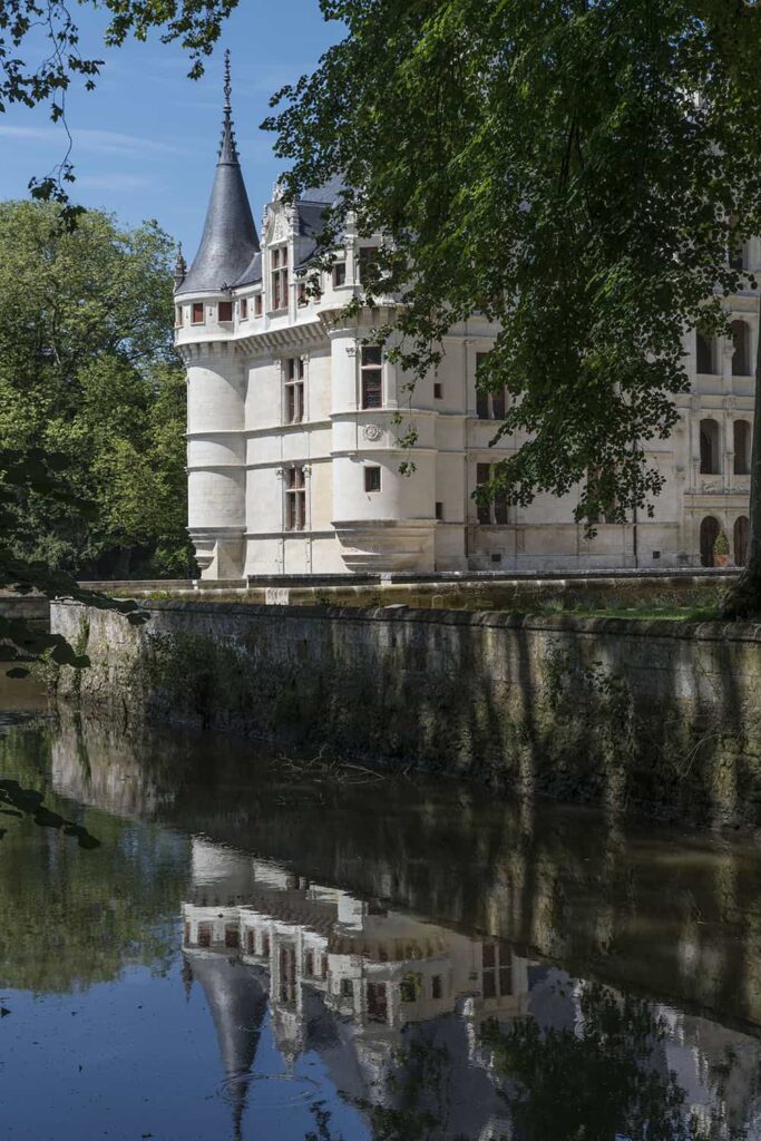 Château d'Azay-le-Rideau, façade est restaurée