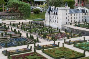 Reportage pour les mini chateaux du Val de Loire. Rénovations du parc.