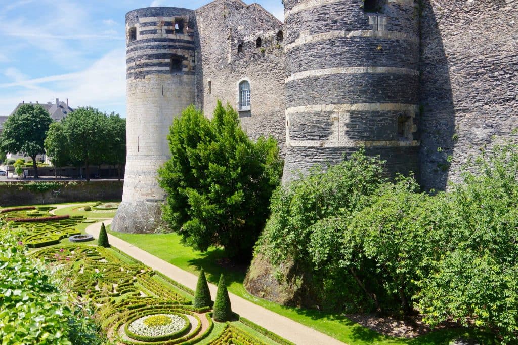 chateau-angers-jardins-tours-david-merrett-cc.jpg - My Loire Valley
