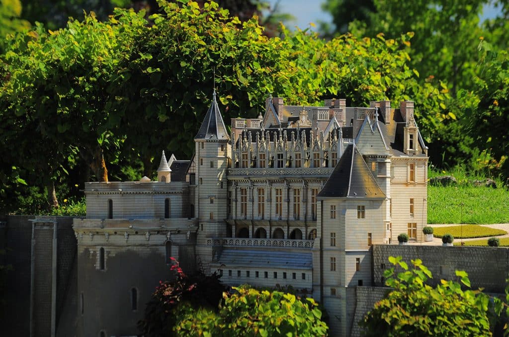 parc-mini-chateaux-maquettes-val-de-loire-chateau-royal-amboise