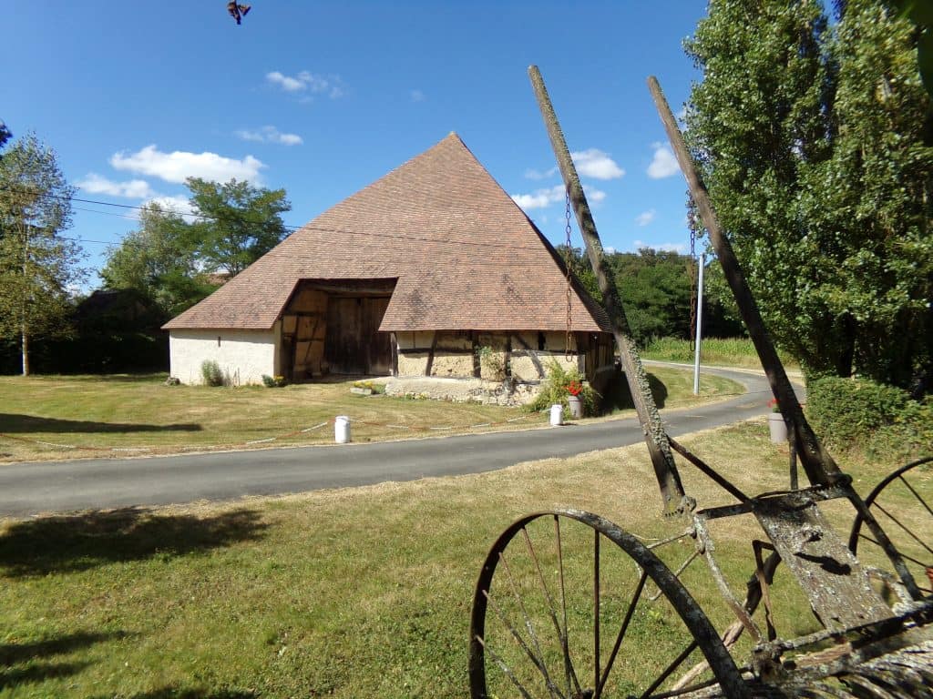 1Beaulieu sur loire grange pyramidale des Brosses 12 août 2016 (3) - Terres de Loire et canaux - I Rémy