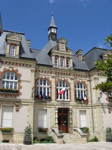 Hôtel de Ville de Malesherbes credits to Thor19 - My Loire Valley