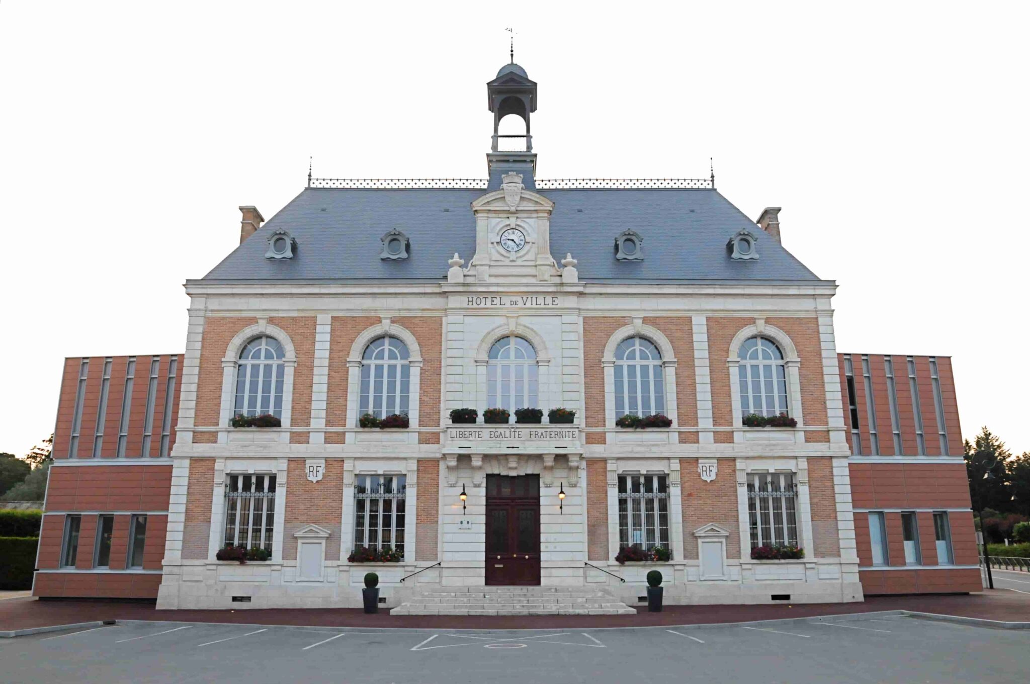 COLIGNY - Puits sculpte par Jean Goujon (228495