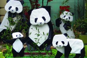 Pandas géants, origamis de Gérard Ty Sovann - Maison de la Magie - My Loire Valley credits to DR
