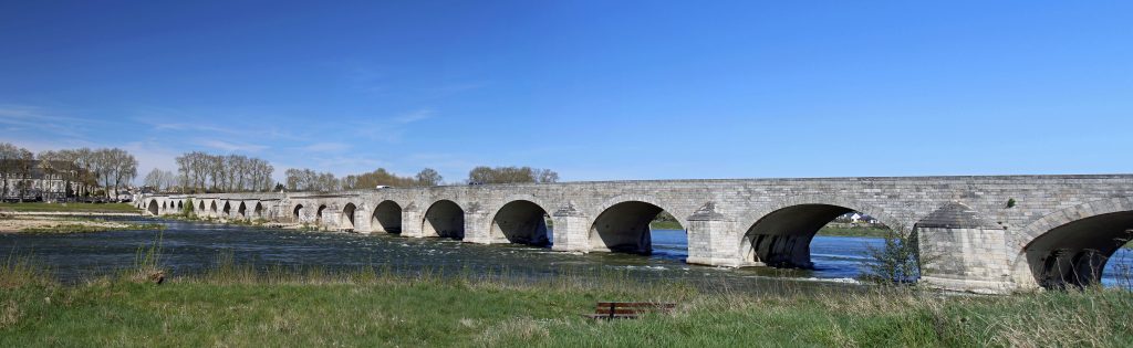 (c) Le Pont - D. Daury - Bureau Touristique de Beaugency