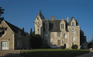 Château de Villevêque credits to Manfred Heyde - My Loire Valley