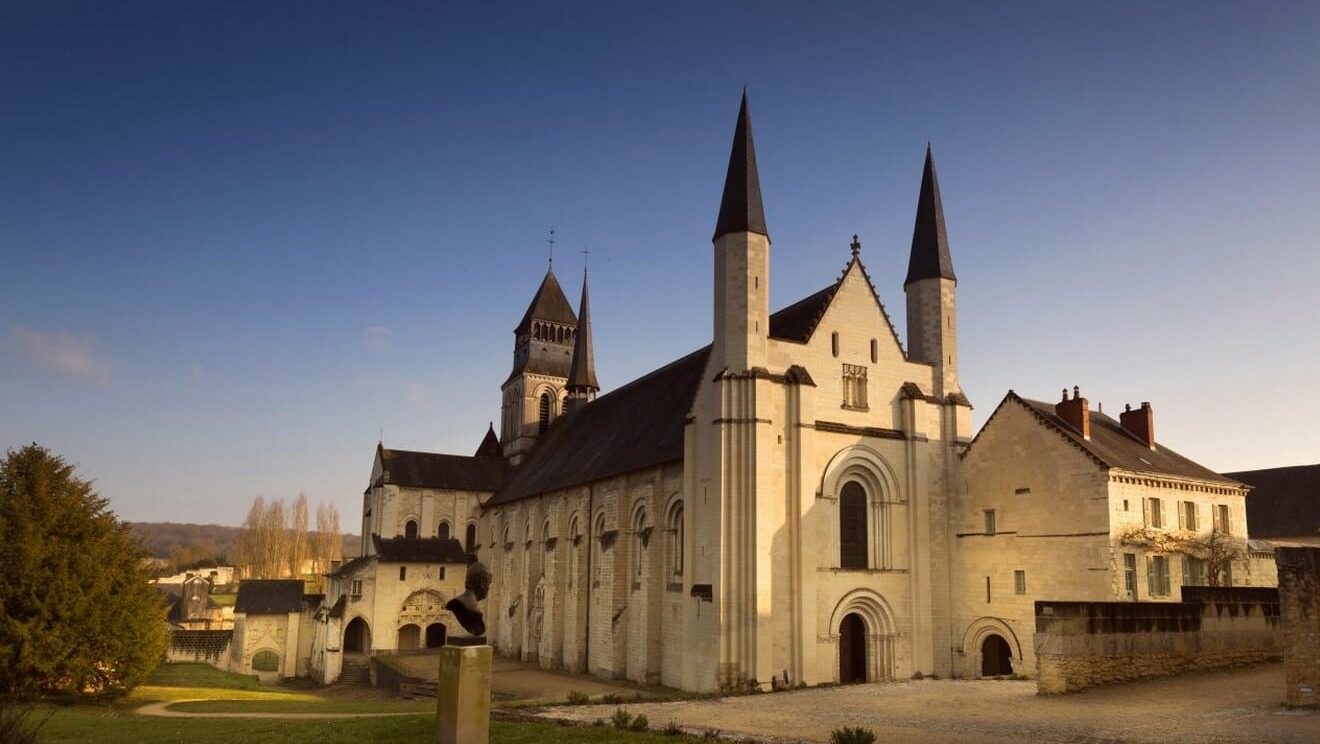abbaye-royale-de-fontevraud-eglise-leonard-de-serres