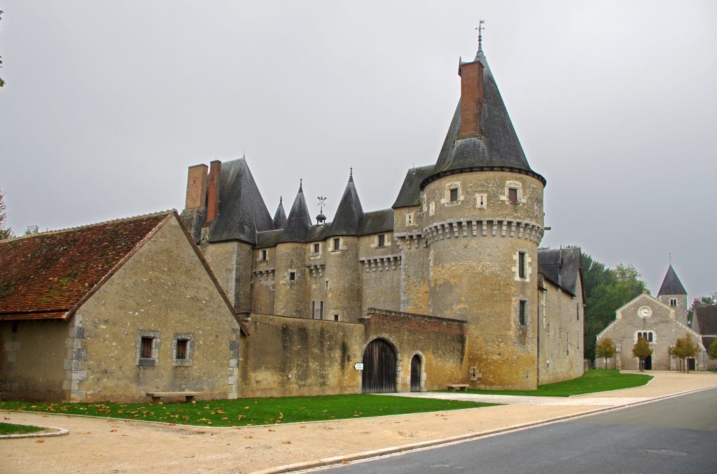 chateau-fougères-sur-bièvre-eglise-saint-eloi-daniel-jolivetsaint-eloi