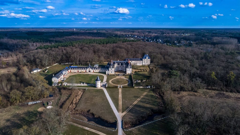 gizeux-vu-du-ciel-drone-chateau-Charly's Drone(c)