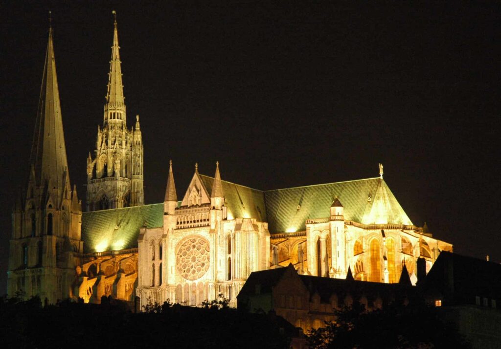 Chartres_Cathedrale_nuit - Calips - cc