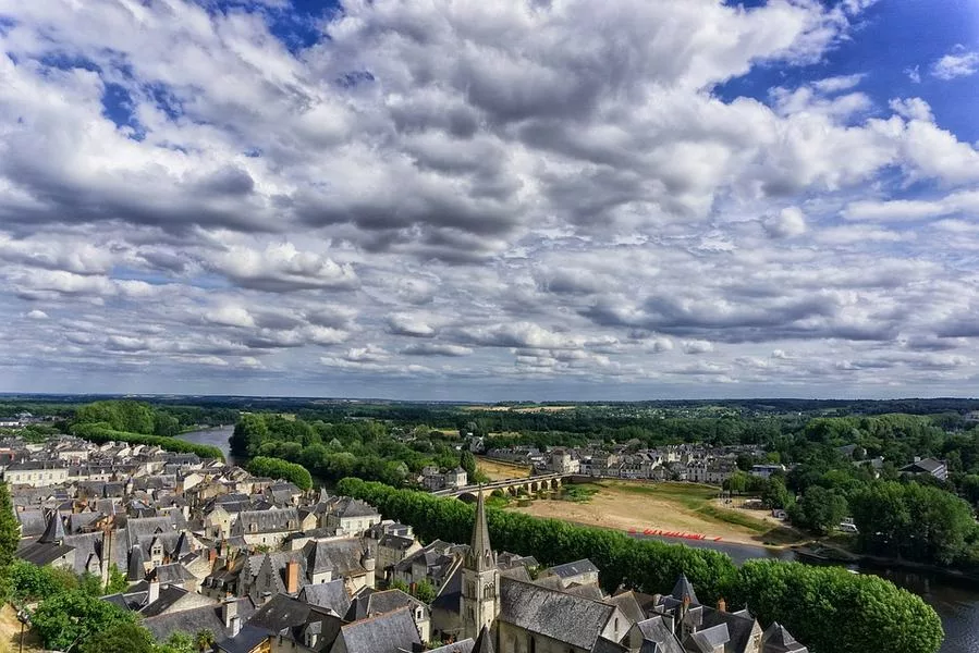Panorama de la ville de Chinon par Xtendo