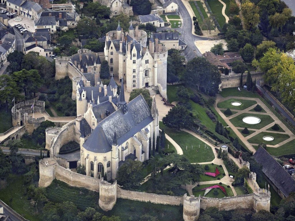 Château et église de Montreuil-Bellay par Lieven Smits