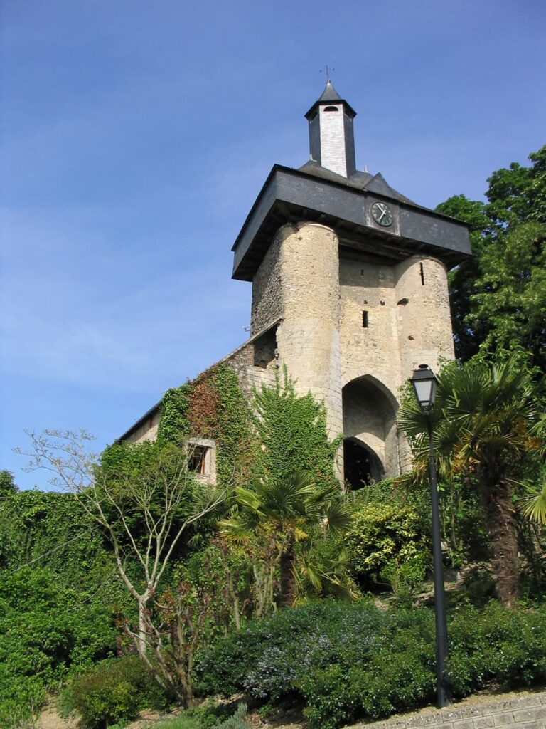 tour-horloge-chateaurenault