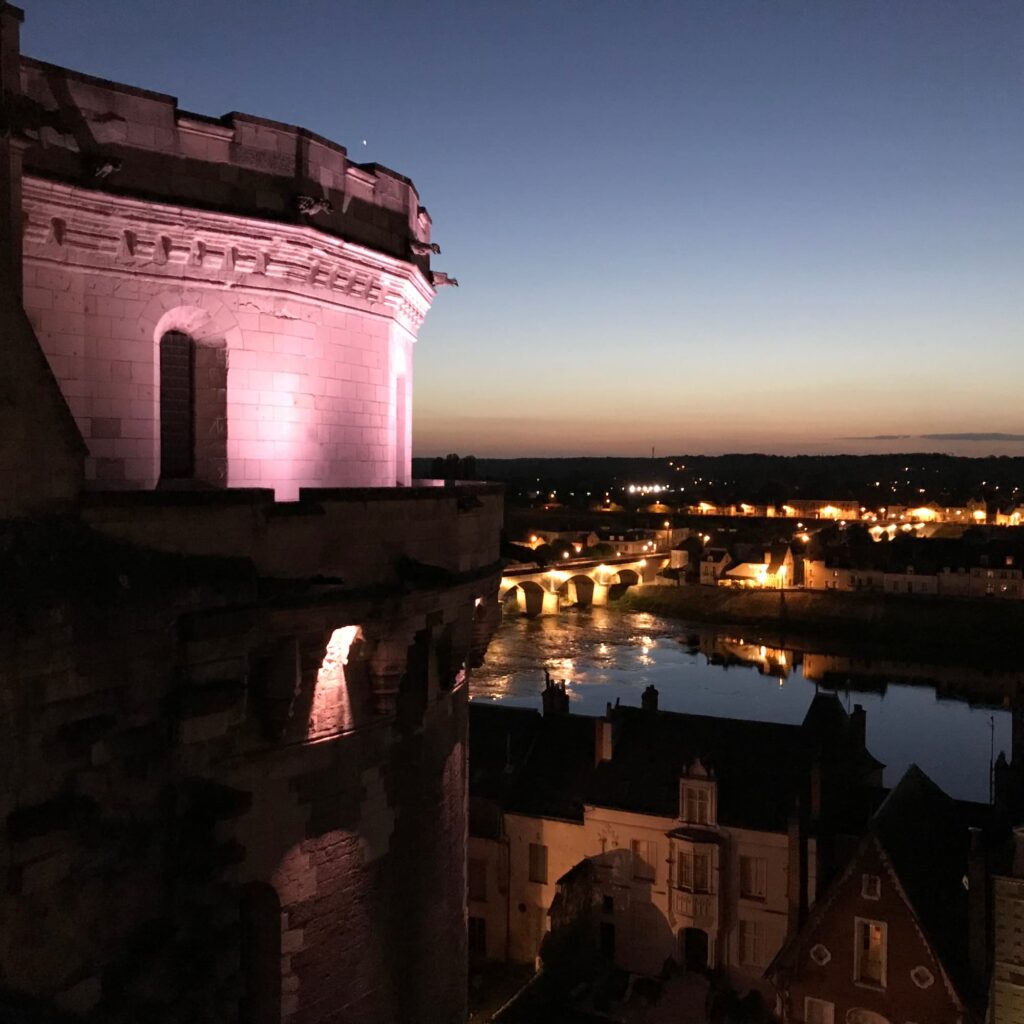 vue-nuit-chateau-amboise