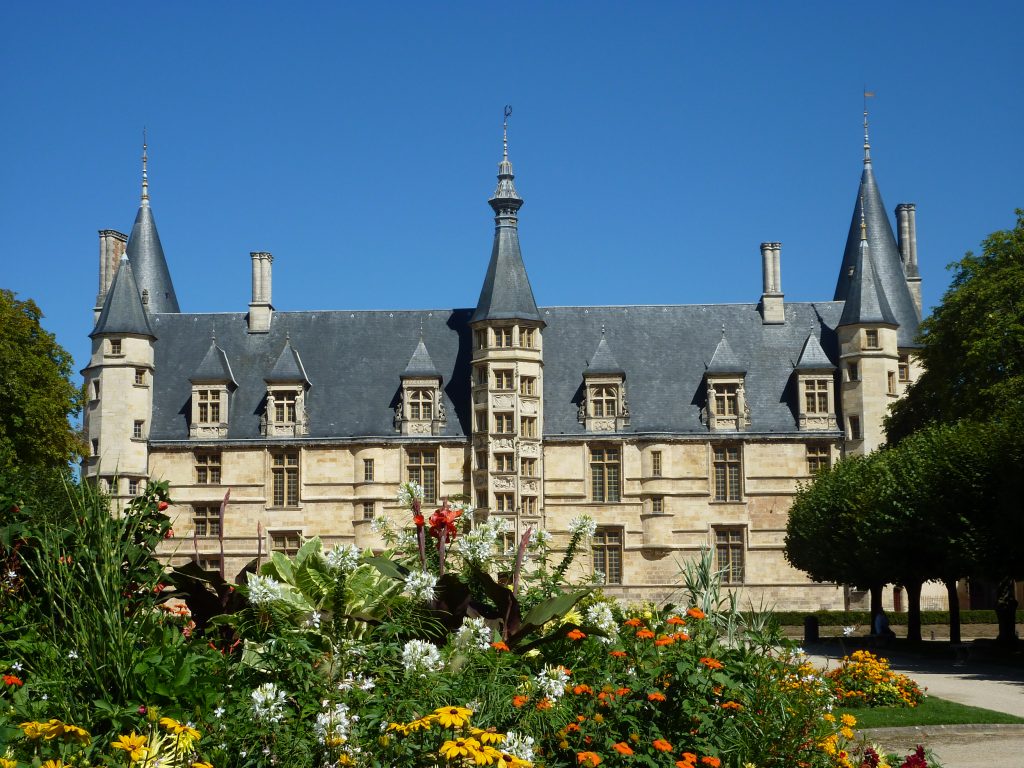 Palais ducal de Nevers - (C) OTNR 5