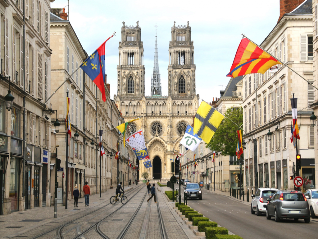 Cathédrale d'Orléans, rue Jeanne d'Arc, (cc) Anthony Bourgouin