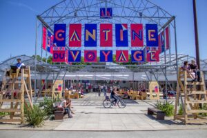 La Cantine du Voyage, dans le cadre du Voyage à Nantes 2015 - habillage du lieu par Appelle-moi papa © Matthieu Chauveau _ LVAN