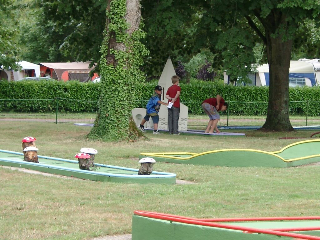 MinigolfParcCapitaineBourgueil - © N. BONNEAU - My Loire Valley