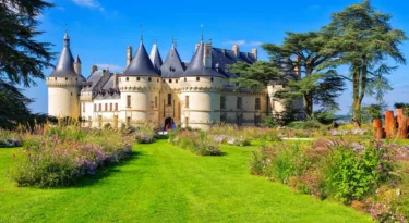 Chaumont sur Loire vu des jardins