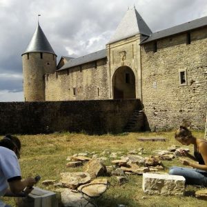 pierres-chantier-chateau-villars-nievre(DR) château de Villars (via facebook)