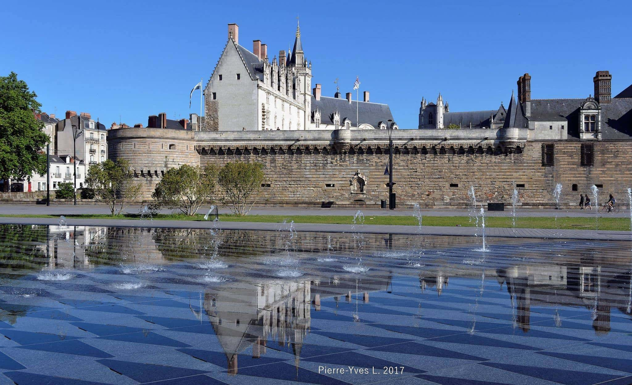 miroir-eau-chateau-ducs-bretagne-pierre-yves-lassale