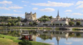 village saumur Crédit photo : Adobe Stock