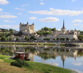 village saumur Crédit photo : Adobe Stock