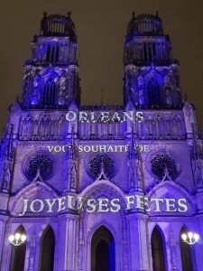 Projection de Noël sur la Cathédrale dOrléans